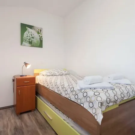 Apartment Lovric *